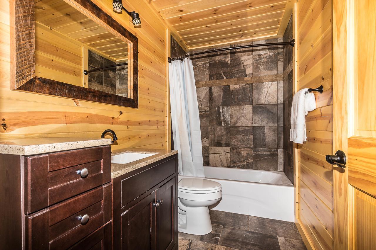 Hocking Hills Cabins & Resort Foxfire Logan Εξωτερικό φωτογραφία